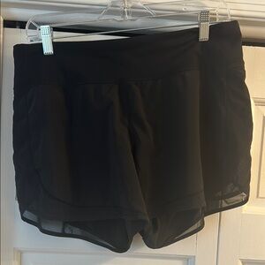 Lululemon Athletica Black Athletic Shorts Lightweight Mid-Thigh